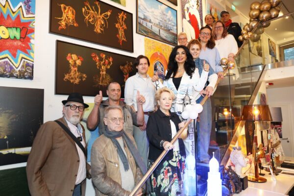 11 Künstlerinnen und Künstler